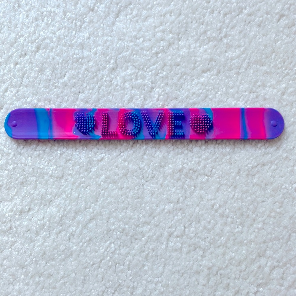 LOVE wristband